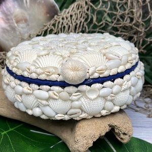 Vintage Hinged Jewelry Or trinkets Box covered w White Seashells & Coral opener